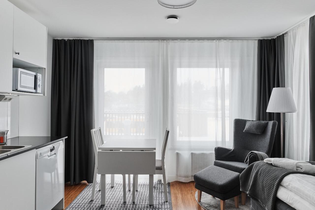 Continental Apartment Hotel Knivsta Knivsta  Экстерьер фото