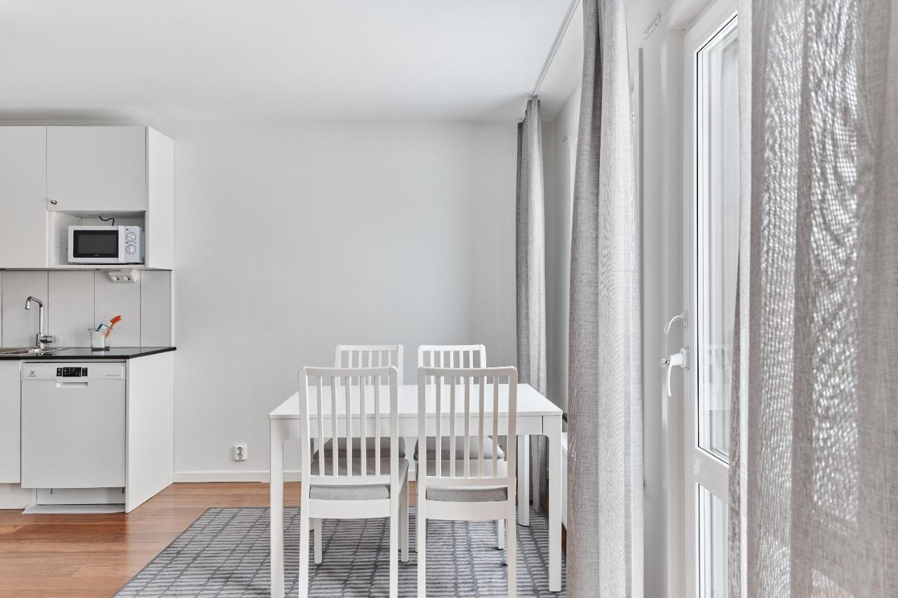 Continental Apartment Hotel Knivsta Knivsta  Экстерьер фото