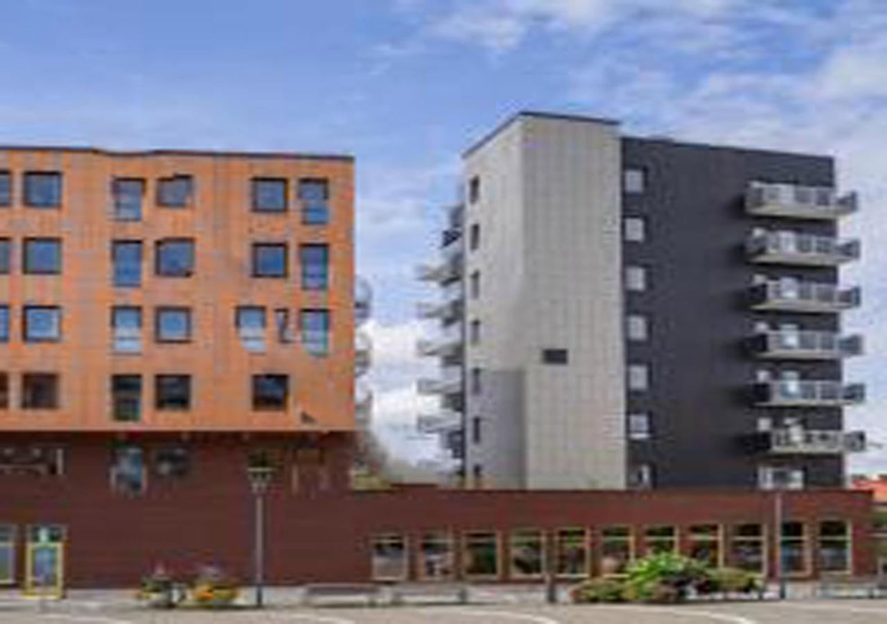 Continental Apartment Hotel Knivsta Knivsta  Экстерьер фото